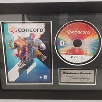 Una creadora de Concord subasta el juego enmarcado con una placa y hay codazos para pagar miles de dólares por él 