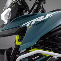 Benelli se acaba de sacar de la manga las TRK de 900 cc por 9.000 euros. Las trail chinas que empezaron la fiebre son ahora un chollazo