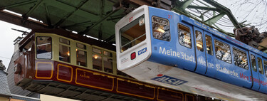 The oldest suspension railway in the world is in Germany: it was inaugurated in 1901 and has been in service for more than 120 years
