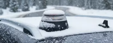 Las balizas V16 son una víctima más de la ola de frío. La amenaza de que se conviertan en un pisapapeles es real 