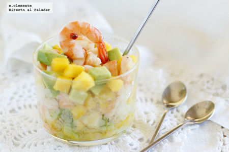 Tartar de langostinos, mango y aguacate. Receta de Navidad