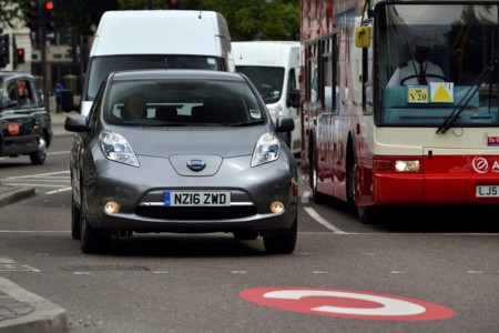 Uber se alía con Nissan y BYD para llenar Londres con centenares de coches 100% eléctricos