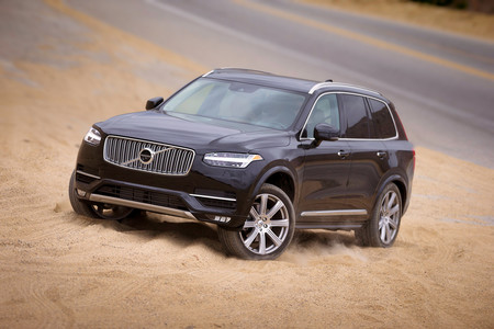 Volvo XC90 lateral frontal