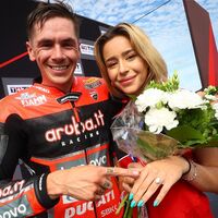 Scott Redding ganó la carrera de Superbikes en Most y después... ¡le pidió matrimonio a su novia en el podio! 