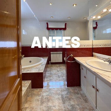 Así ha quedado la reforma de este baño de los 80: "Hemos conseguido convertirlo en un baño completo con un vestidor"