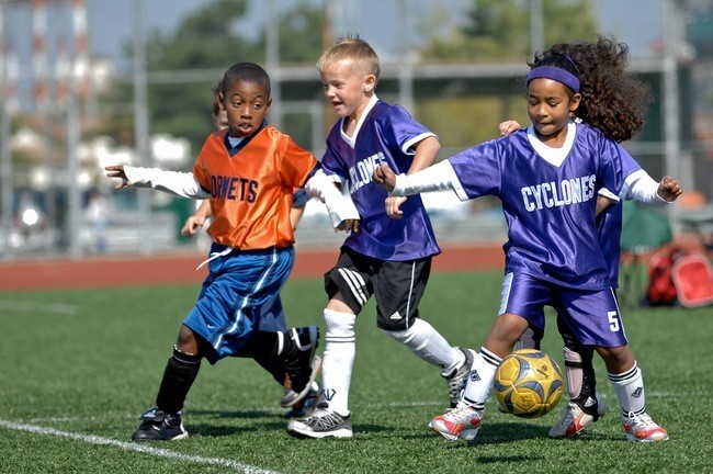 niños futbol