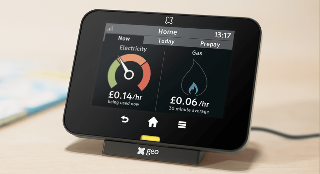Este sistema permite controlar el consumo de energía que tenemos en el hogar desde cualquier lugar y en tiempo real