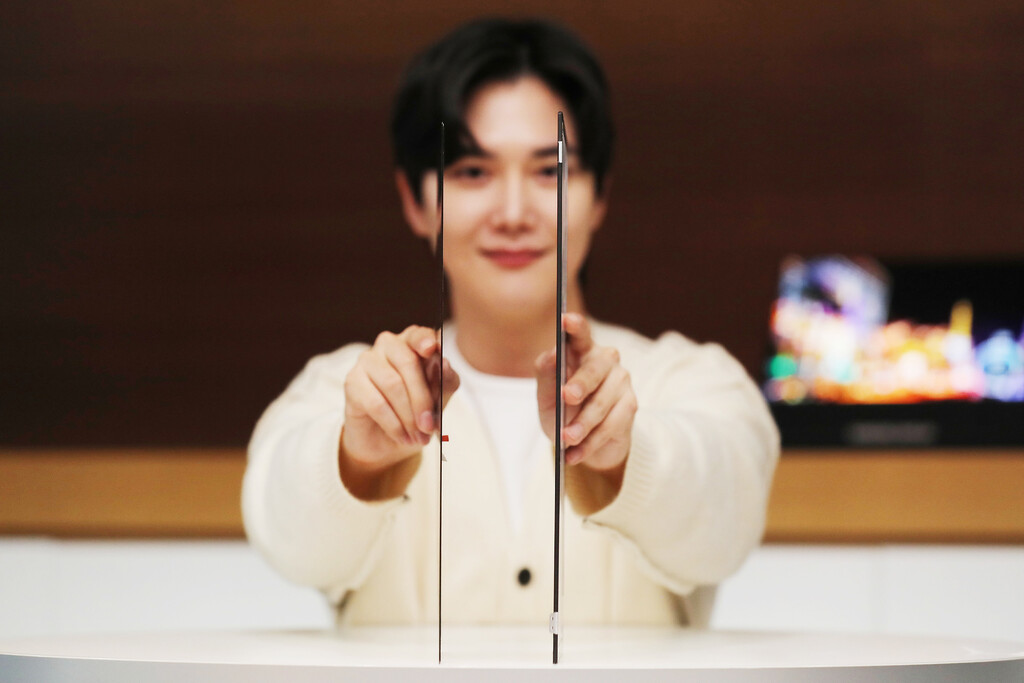 Paneles ultra-delgados, enrollables y extensibles. El despliegue de Samsung para 2024