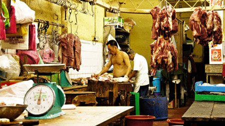 ¿Si comes salchichas serás menos fértil que si comes pollo?
