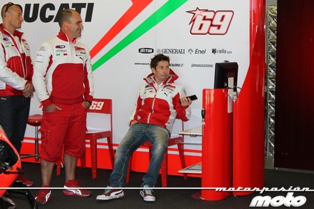 Nicky Hayden el más atrevido rodando en una última jornada lluviosa de test en Jerez