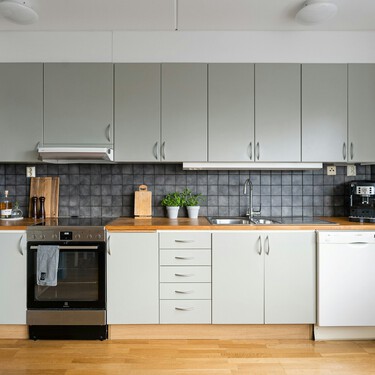 Ikea baja el precio de la cajonera que se convierte en mesa de comedor en segundos, la más vendida de su catálogo 