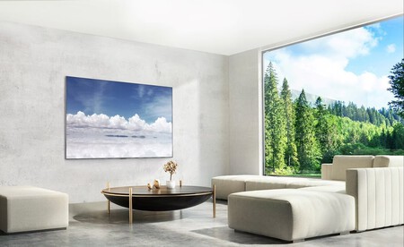 La primera TV OLED de 97 pulgadas de LG ya tiene precio, y el hueco que deja en el bolsillo es tan grande como el de la pared