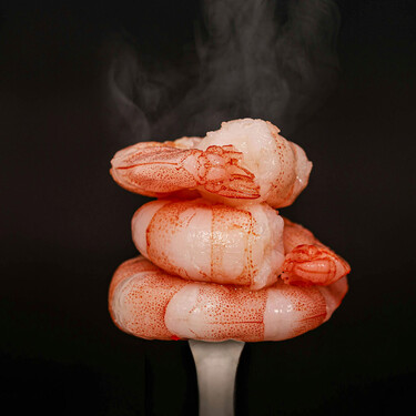 Pocos lo hacen, pero es la manera más limpia, fácil y jugosa de cocinar gambas y langostinos y que nunca se te pasen 