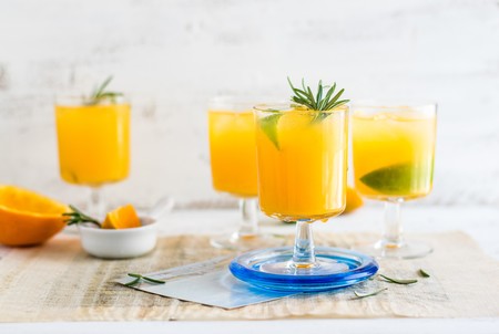 Zumos, refrescos y batidos: diferentes, pero no tanto