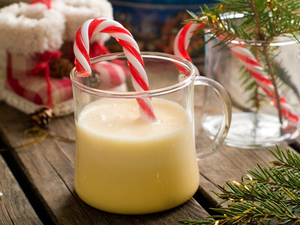 ¿Qué es el eggnog o ponche de huevo? La tradición de una bebida ideal