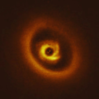 Desde Chile logran captar el nacimiento de un planeta colosal: es uno de los más grandes jamás vistos