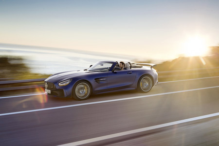 El bestial Mercedes-AMG GT R Roadster ya está disponible en España por 250.000 euros
