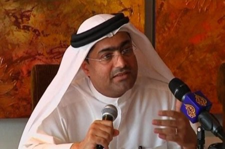Emiratos Árabes Unidos condena a tres años de cárcel al bloguero y activista Ahmed Mansour