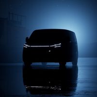 La nueva Ford Tourneo Custom eléctrica se asoma en esta primera imagen, antes de su llegada en mayo