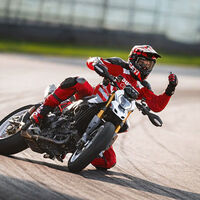 Parece un juguete, pero lo último de Ducati es una bestia de 120 CV que te va a hacer la boca agua 