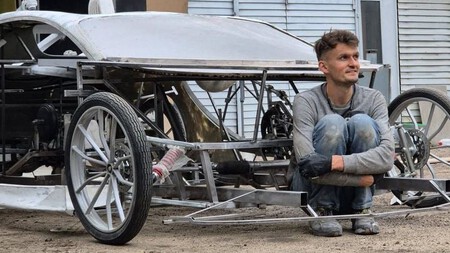 Foton Automotive; Facebook