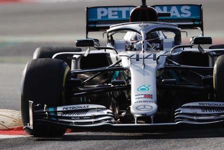 La vida sigue igual en la Fórmula 1: doblete de Mercedes en el primer día de pretemporada en Montmeló