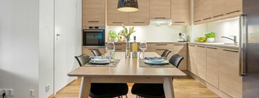 Ikea pone a la venta un cubo de basura bonito, discreto y barato, que es perfecto para cocinas con poco espacio