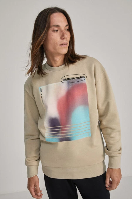 Sudadera cuello caja estampada