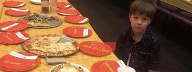 La desoladora imagen de un niño de seis años solo en su cumpleaños: invitó a 32 niños y no se presentó ninguno