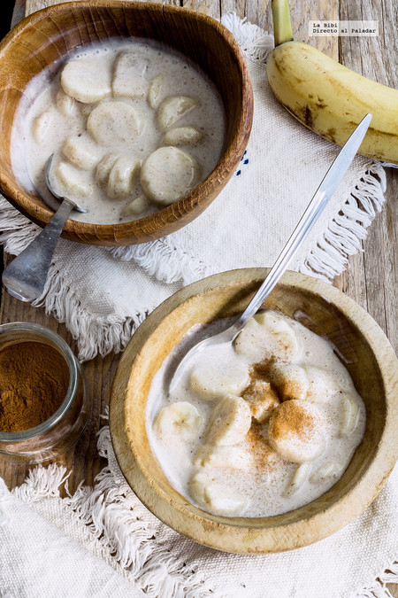 Cómo hacer unos clásicos plátanos con crema y canela