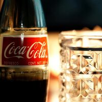 Em 1985, prestes a ser ultrapassada pela Pepsi, a Coca-Cola mudou sua fórmula consagrada; o resultado foi um desastre 