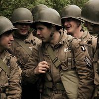 "Fue una genialidad". Tom Hanks escondió este detalle clave de 'Hermanos de sangre' y convirtió su final en algo inolvidable 