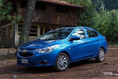 Manejamos el Chevrolet Aveo 2018, el superventas de GM se pone al día desde China