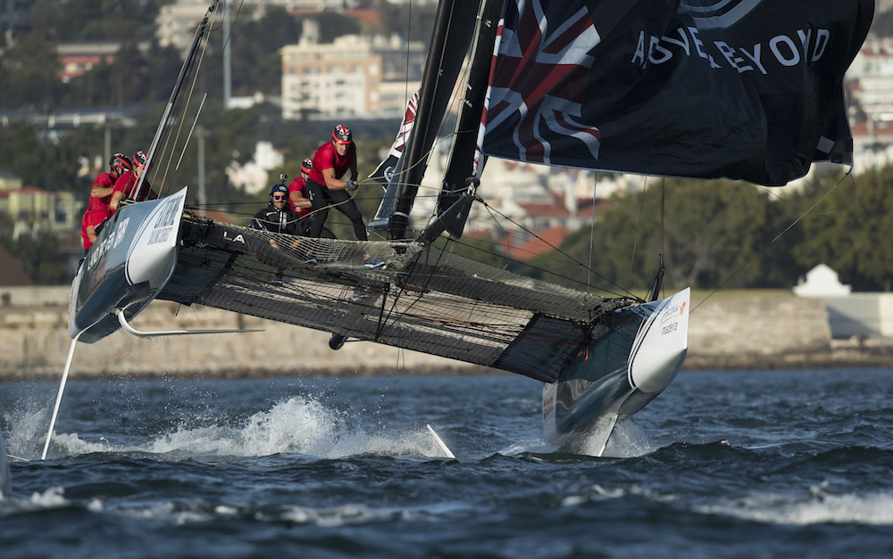 ¿Qué es el Extreme Sailing? Probamos la modalidad de navegación más