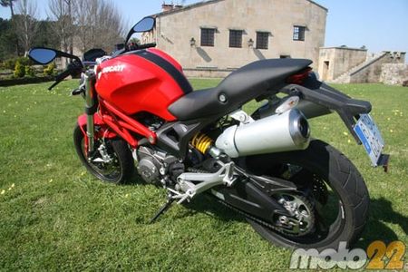 Ducati Monster 696