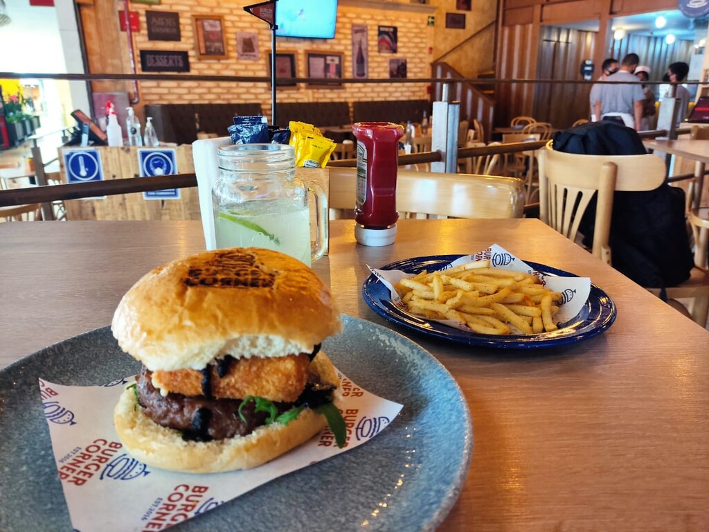 Burger Corner: un oasis de hamburguesas y postres al norte de la Ciudad de México