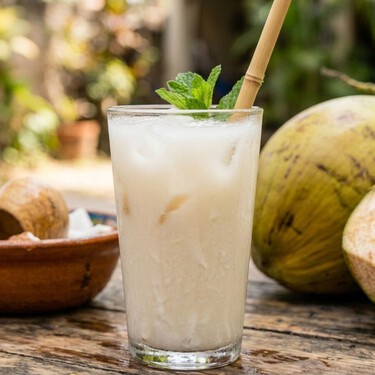 Cómo hacer agua de coco estilo la Michoacana con solo 5 ingredientes: queda cremosita, refrescante y perfecta para antojitos mexicanos 