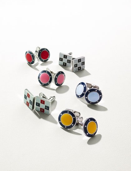 Tommy Hilfiger, nuevos gemelos coloridos en amarillo, rosa, celeste y rojo