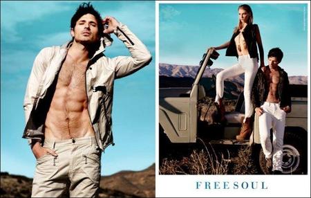Andrés Velencoso, sin pantalones seguro que estás mucho mejor