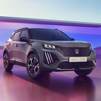 El nuevo Peugeot 2008 eléctrico mejora en todo y viene con un mild-hybrid de escudero