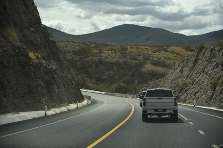 Carretera Mexico Lineas Punteadas Continuas