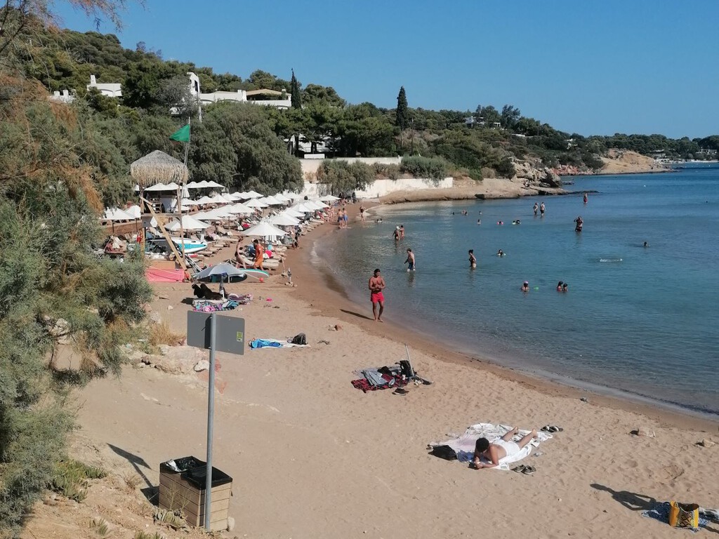 Un bañista de 82 años muere tras pelearse con otro jubilado de 76 por una tumbona en la playa