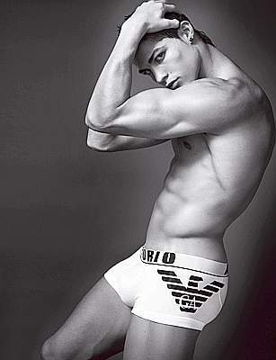 Cristiano Ronaldo posa en calzoncillos para Armani ¡Ya tenemos las imágenes!