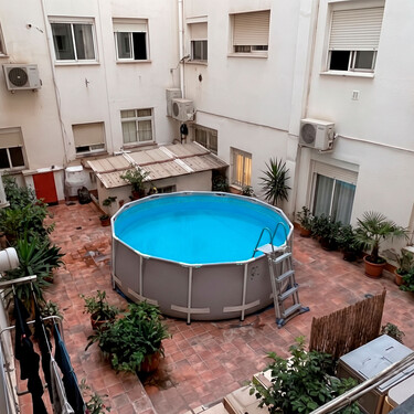 Se sigue buscando al vecino de Salamanca que colocó una piscina de 2 metros cúbicos en el patio de luces de su comunidad de vecinos 