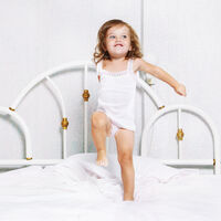 Cuándo aprende el niño a saltar y algunos juegos para practicar