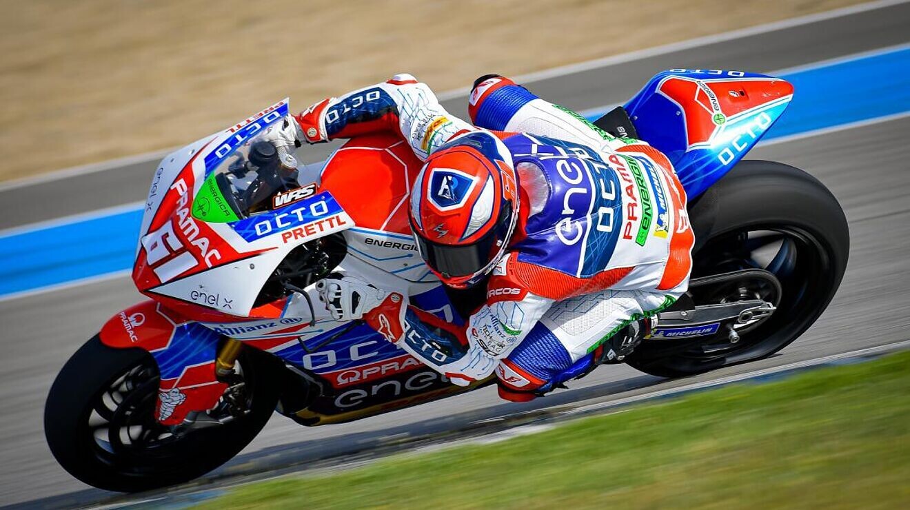 Alessandro Zaccone gana la primera carrera de la temporada de MotoE y Jordi Torres se estrena en el podio