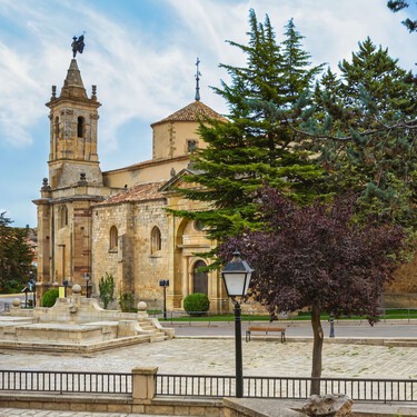 Este pueblo de Guadalajara, conocido como “la nevera de España”, tiene un castillo ideal para ver el eclipse 