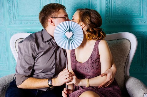 Besarse delante de los hijos: tranquilos, no los vais a traumatizar y es bueno para ellos