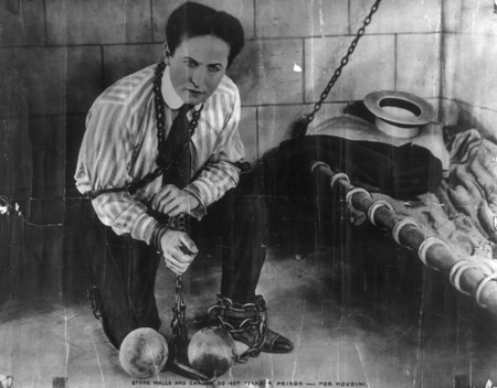 Los secretos del escapista más famoso del mundo en "Houdini: las leyes del asombro"