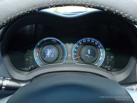 Toyota Auris HSD cuadro instrumentos